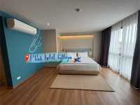 โรงแรมตีมวาฬ!