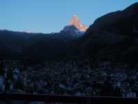 瑞士🇨🇭策馬特城區的黃金日出