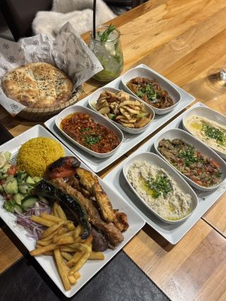 🍽️ Le Safran, a restaurant facing Lake Tunis 🌊