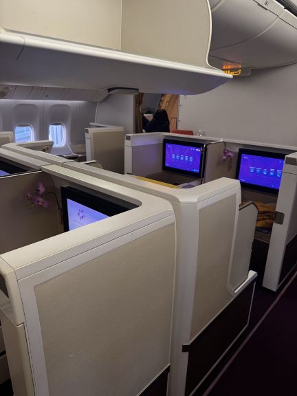 タイ国際航空 ロイヤルファーストクラス搭乗記：TG バンコク → 関空