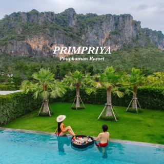 ที่พักที่มีวิวภูเขาหินปูนวิวหลักล้านสุดอลังการ
ตอนเย็นได้เห็นค้างคาวนับล้านตัวบินออกถ้ำ
ตื่นมาพร้อมกับวิว 180 องศา สุดฮีลใจ🏠🌿

ที่พัก ปริมปรียา ภูผาม่าน จ.ขอนแก่น เป็นที่พักที่มีวิวภูเขาหินปูนที่สวยมากๆ แล้วยังได้เห็นฝูงค้างคาวนับล้านตัวบินผ่านหน้าห้อง เป็นห้องพักบรรยากาศดี ที่น่ามาพักผ่อน มีทั้งหมด 5 หลัง 2 แบบ วิลล่าที่มีสระน้ำในตัว และวิลล่าสวนธรรมชาติ จะเป็นห้องกระจกใส พื้นที่ภายในกว้าง มองเห็นวิวหน้าห้องได้พาโนราม่า มาพร้อมกับสระว่ายน้ำส่วนกลาง และฟิตเนส แล้วห้องทุกหลังยังมีอ่างแช่น้ำส่วนตัวที่มองเห็นวิวภูเขาได้แบบเต็มตา เป็นที่พักที่เหมาะกับการมาพักผ่อนมากๆเลยค่ะ

ที่พัก : Primpriya Phuphaman Resort
#primpriyaphuphamanresortsort
#ที่พักภูผาม่าน #ที่พักขอนแก่น