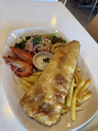 🦞 Fresh Seafood Straight from Apollo Bay!