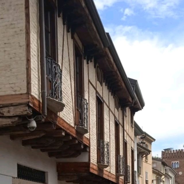 Discover the Charm of Monza's Old Town! 🌆💖