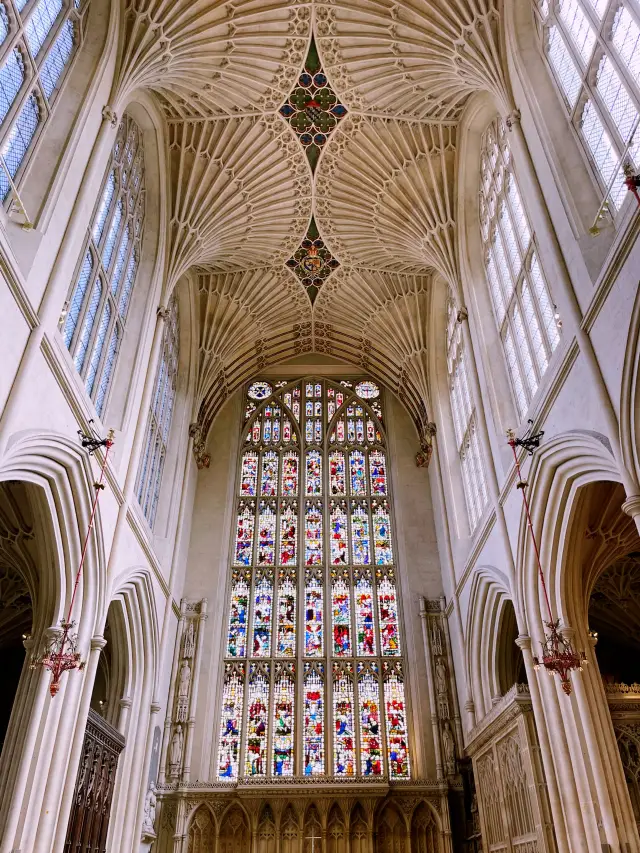 ⛪ Discover Bath Abbey: A Majestic Landmark of History & Architecture ⛪