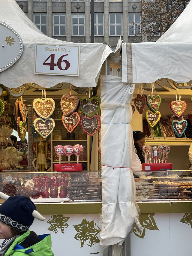 Frost & Found: Chasing Christmas Magic in Hamburg