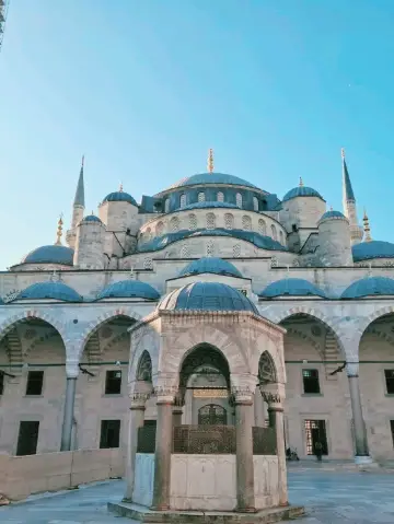Istanbul Layover Must-See: The Blue Mosque