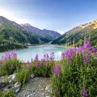 🇰🇿🍎 “Almaty on $100: 2 Days of Beauty, Bazaars & Big Mountains”