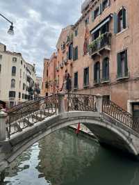 Discover the Enchantment of Venice! 🇮🇹❤️