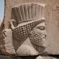 Statues, Persepolis  🏛️🗿 / 2025