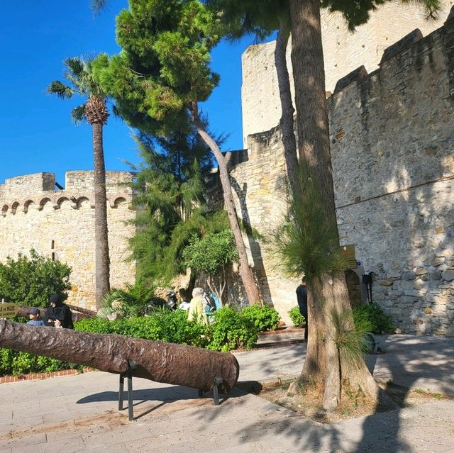 🏰 “Step Back in Time at Çeşme Castle — Where History Meets the Aegean Breeze!” 🇹🇷✨ 🏰 “Step Back in Time at Çeşme Castle — Where History Meets the Aegean Breeze!” 🇹🇷✨