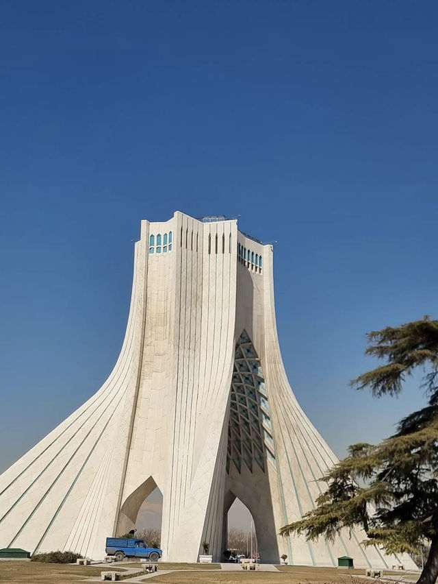 🇮🇷 Azadi Square – The Iconic Gateway of Tehran ✨🏛️