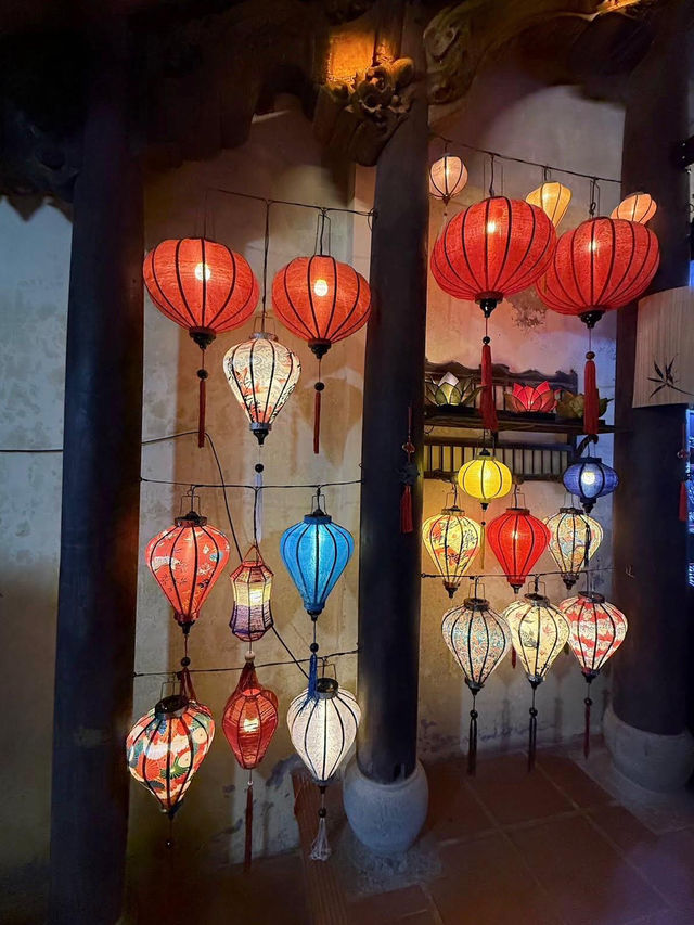 ✨ Lantern-lit Symbol of Hoi An ✨🌙 🏮 ✨ Lantern-lit Symbol of Hoi An ✨🌙 🏮