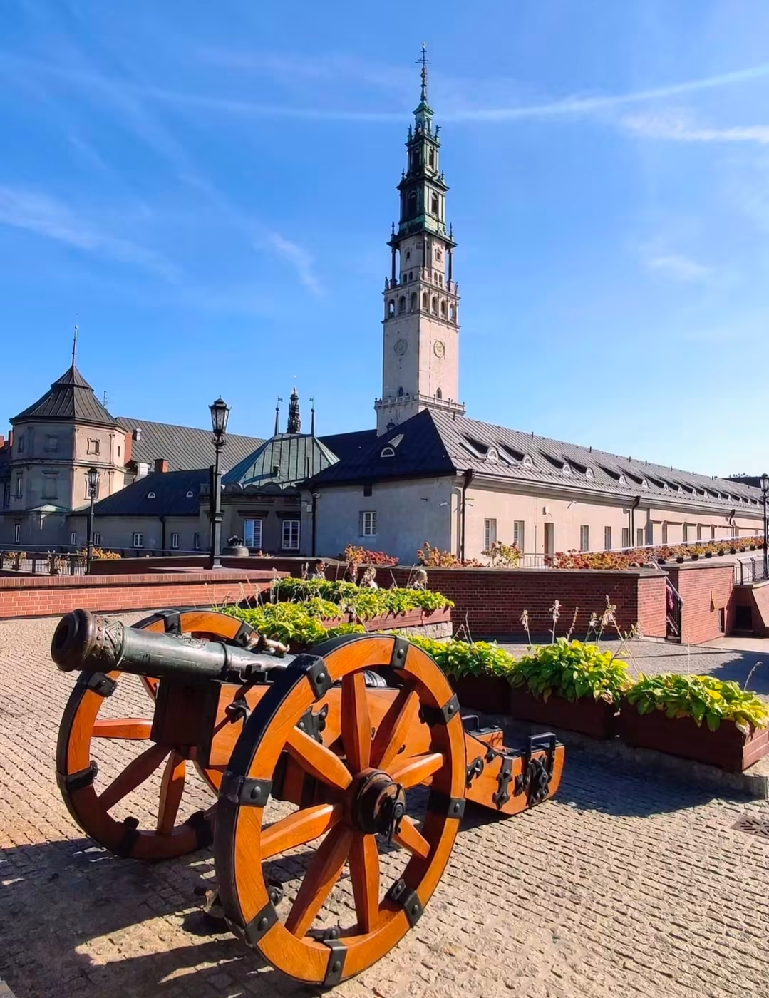 Jasna Góra Monastery: Poland’s Iconic Shrine with the Black Madonna 🤩🙏