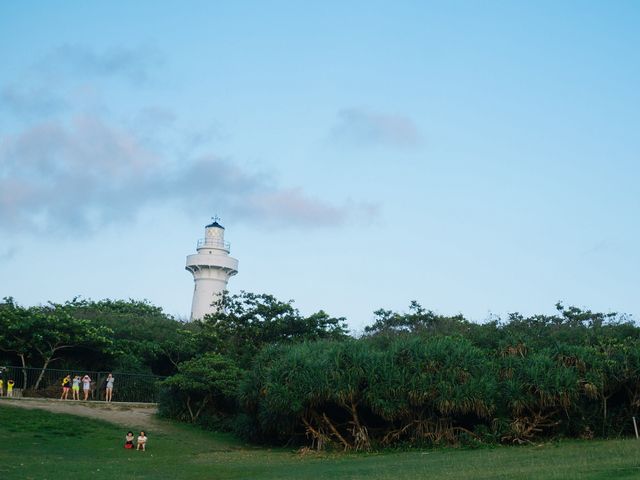 陶醉在夕陽下的鵝鑾鼻燈塔