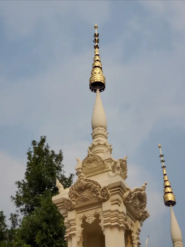 Chiang Mai Old City Citywalk: Temples, Museums, Spas and Night Markets