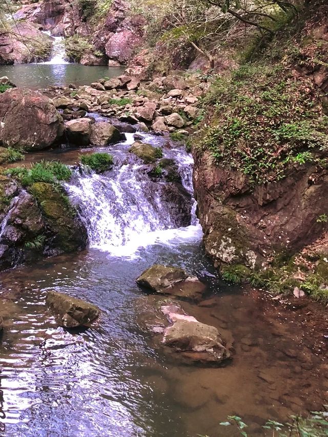 山不在高有水則靈||隱秘靜謐的百丈飛瀑