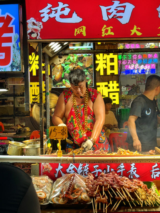 三亞最火夜市｜來這裡簡直就是去了台灣墾丁