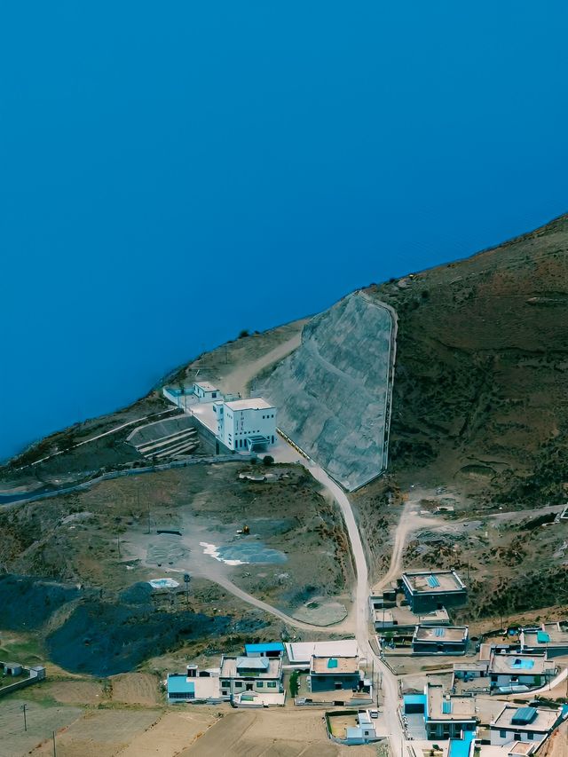 羊卓雍措湖鳥島和鳥類數量均為全國罕見