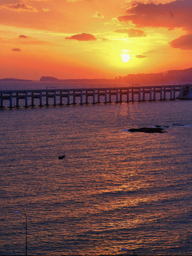 大連星海橋的冬日落日餘暉浪漫