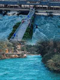 都江堰：漫步迷宫般的水道與古建築