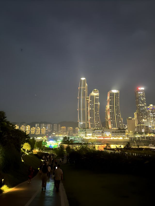 打卡重慶江北嘴江灘公園！夜景非常漂亮！
