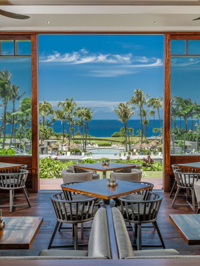 🌺 Maui Magic: Top Stays at The Ritz-Carlton Kapalua 🏨✨