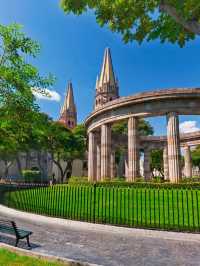 🌟 Guadalajara's Gem: Stay in Comfort & Style! 🏨✨
