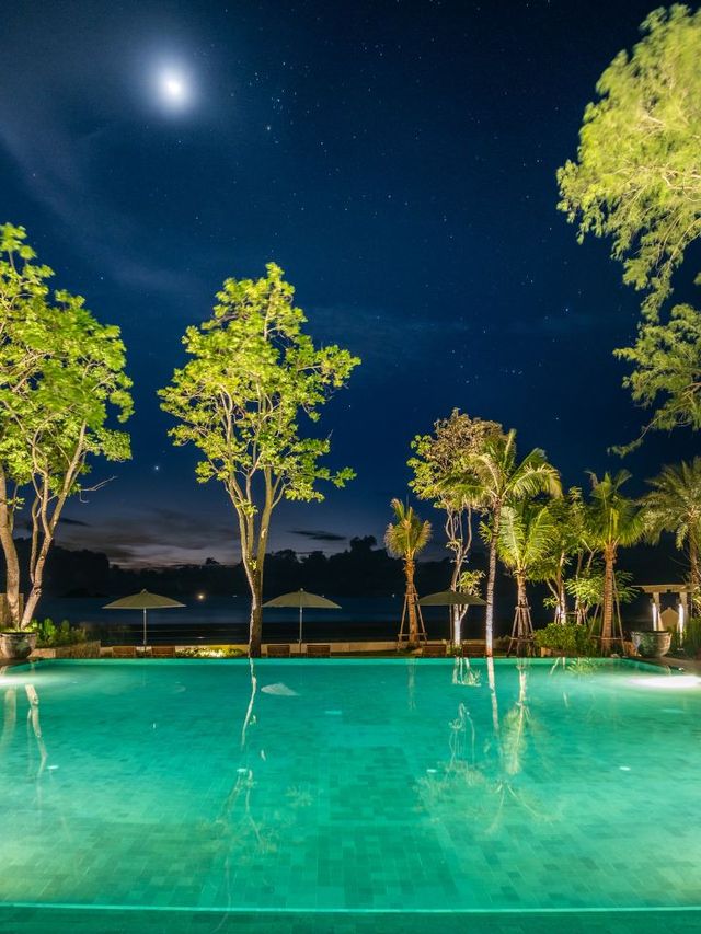 🌴🏖️ Hua Hin's Hidden Gem: Charras Bhawan Hotel 🌞🛌