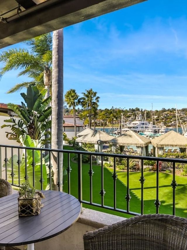 🌴 San Diego's Kona Kai Splendor: Top Hotel Picks! 🛎️