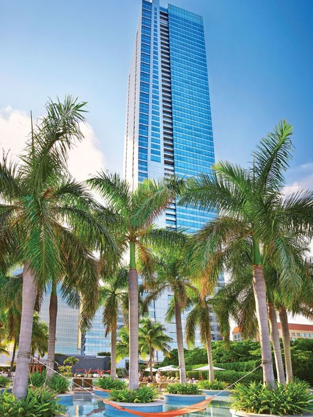 🌴 Miami's Must-Stay: Four Seasons Hotel 🏖️