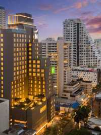 🌆 Bangkok's Best: Novotel Sukhumvit 4's Sky-High Delights 🏙️🍸