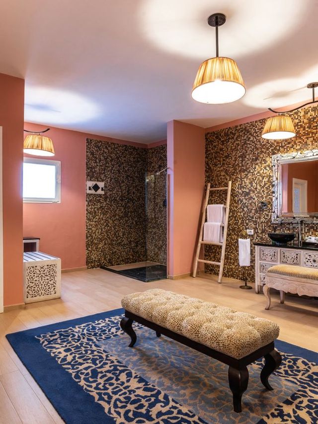 🌴🛏️ Zanzibar's Luxe Retreat: Riu Palace Review 🌟