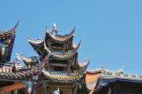 西昌市必到景點之大石板村和靈鷹寺。