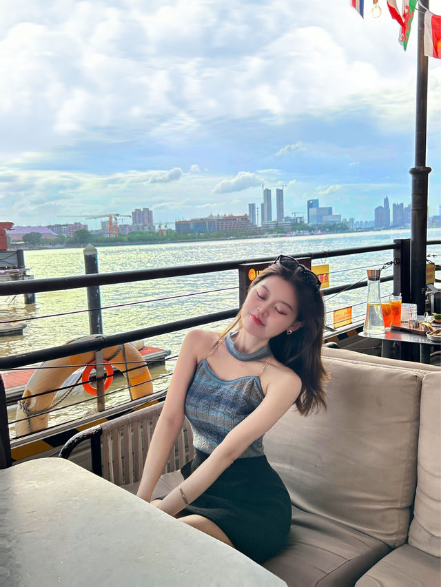 在江邊日落約會也太浪漫了