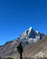 阿瑪達布朗：雪山腳下的壯麗之旅