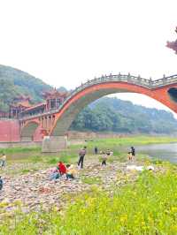 樂山濠上大橋 · 闖進春日油菜花秘境