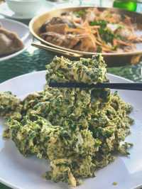 真沒想到在山裡食飯也能這麼浪漫  青山漁村不僅民宿好住，食物也好好 在露台食飯，吹吹海風看看海