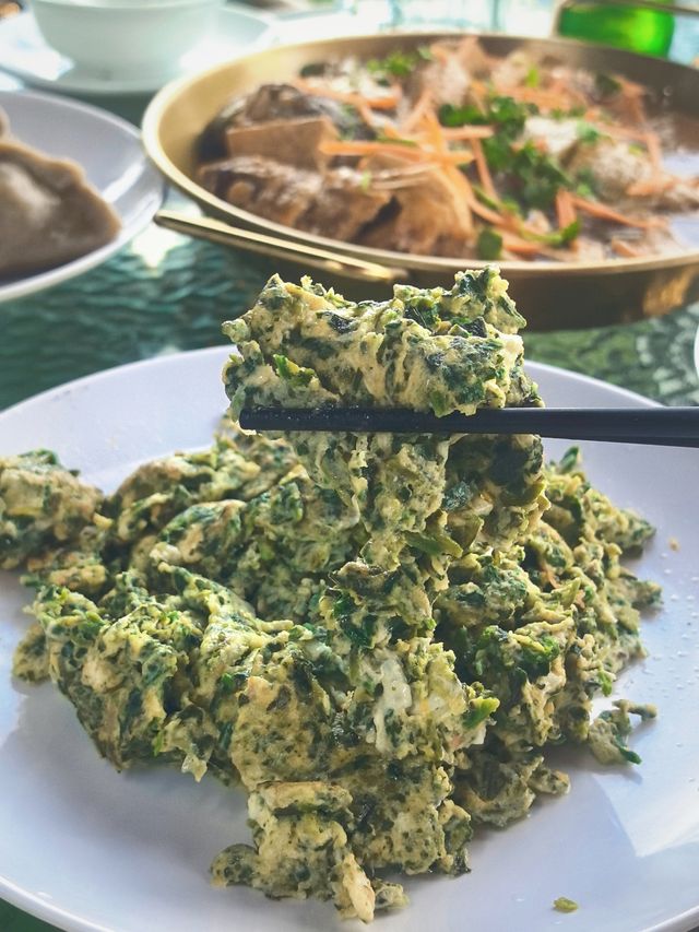 真沒想到在山裡食飯也能這麼浪漫  青山漁村不僅民宿好住，食物也好好 在露台食飯，吹吹海風看看海