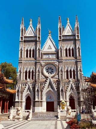 Xishiku Church 💜

Xishiku Church, also known as the North Church, is located on Xishiku Street, Xicheng District. It was originally built at Canchikou in 1693, and was opened in 1703 with the name of Salvation Hall. It was later relocated to Xishiku in 1886. The construction of the church, together with the bishop's office and other ancillary buildings, was officially completed in 1888. Xishiku Church is a combination of Chinese and Western characteristics.

Admission and Hours: 
Entry is free. The church opens Monday to Friday from 9:00 AM to 5:00 PM, and on weekends from 9:00 AM to 7:00 PM.


Mass Schedule
Sunday Mass:
6:30 AM, 7:30 AM, 9:30 AM, 11:00 AM (English), 12:30 PM (Italian/Spanish), 4:00 PM, 6:00 PM.
Weekday Mass:
7:15 AM (Monday to Friday).
Saturday Mass:
7:15 AM and 6:00 PM.

How to Get at Xishiku Church (North Hall)

By Subway: Take Line 6 to Beihai North Station （北海北站） or Line 4 to Xisi Station (西四站）. From Xisi Station, it’s a 10-minute walk to the church.

By Bus: Many bus routes stop near the church. Routes 14, 55, 68, 128, and 612 drop you off at Beijing No. 39 Middle School Station. Alternatively, take routes 101, 103, or 109 to Xianmen Station.

By Car: Use a navigation app and search for “Xishiku Church.” Limited parking is available nearby, so arriving early is a good idea.

