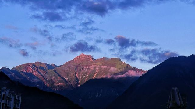 邂逅山海，奔赴川西 | 海螺溝、磨西古鎮、榆磨路旅遊攻略