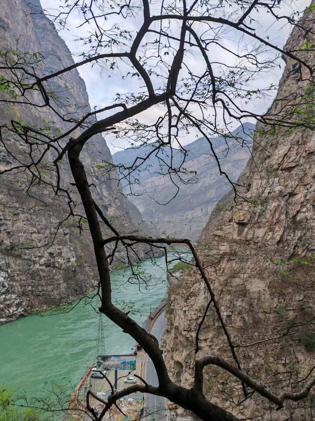 古路村徒步全景攻略：懸崖秘境的奇幻之旅