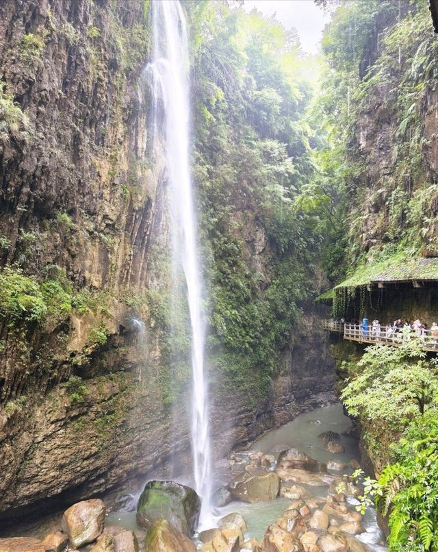 【懸浮的祕境】恩施屏山峽谷：邂逅仙境之旅