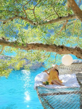 The rainforest and river view villa in Xishuangbanna got a lot of attention on my WeChat Moments.