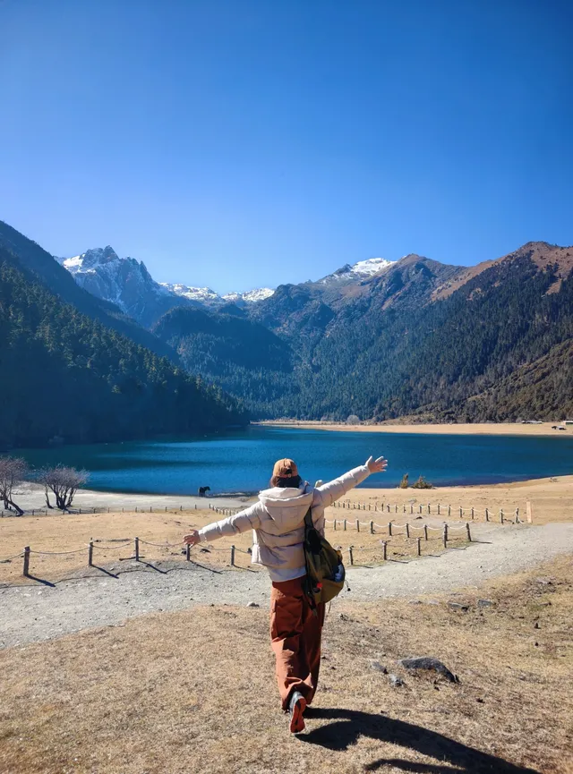麗江+香格里拉+梅里雪山8日遊 麗江+香格里拉+梅里雪山8日遊
