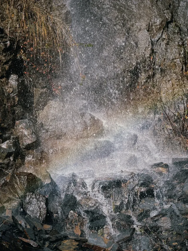 12月1日 從麗江到無底湖到稻城亞丁的路上