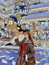 不在北歐在上海!!藍白聖誕樹太好拍了…..