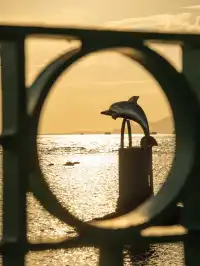 比起堅尼地城,我更愛這個海邊彩色小鎮….