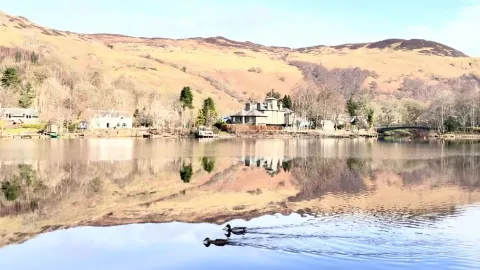 The 13-day summer UK tour guide is in high demand — traveler post in Castleton
