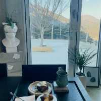 감각적인 인테리어가 돋보이는 정선 NOUN