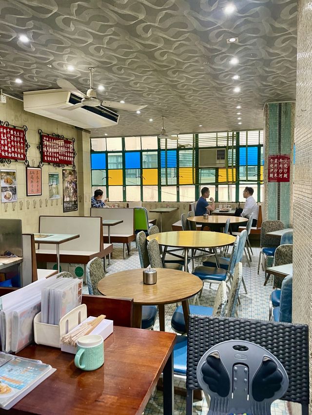홍콩의 옛 정서를 느낄 수 있는 카페 ‘미도카페’